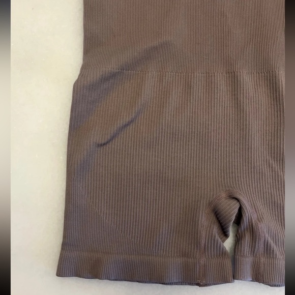 Women’s Yoga One Piece Ribbed Exercise Romper - Picture 3 of 5